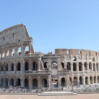 17-year-old tourist desecrates Colosseum wall: faces prison