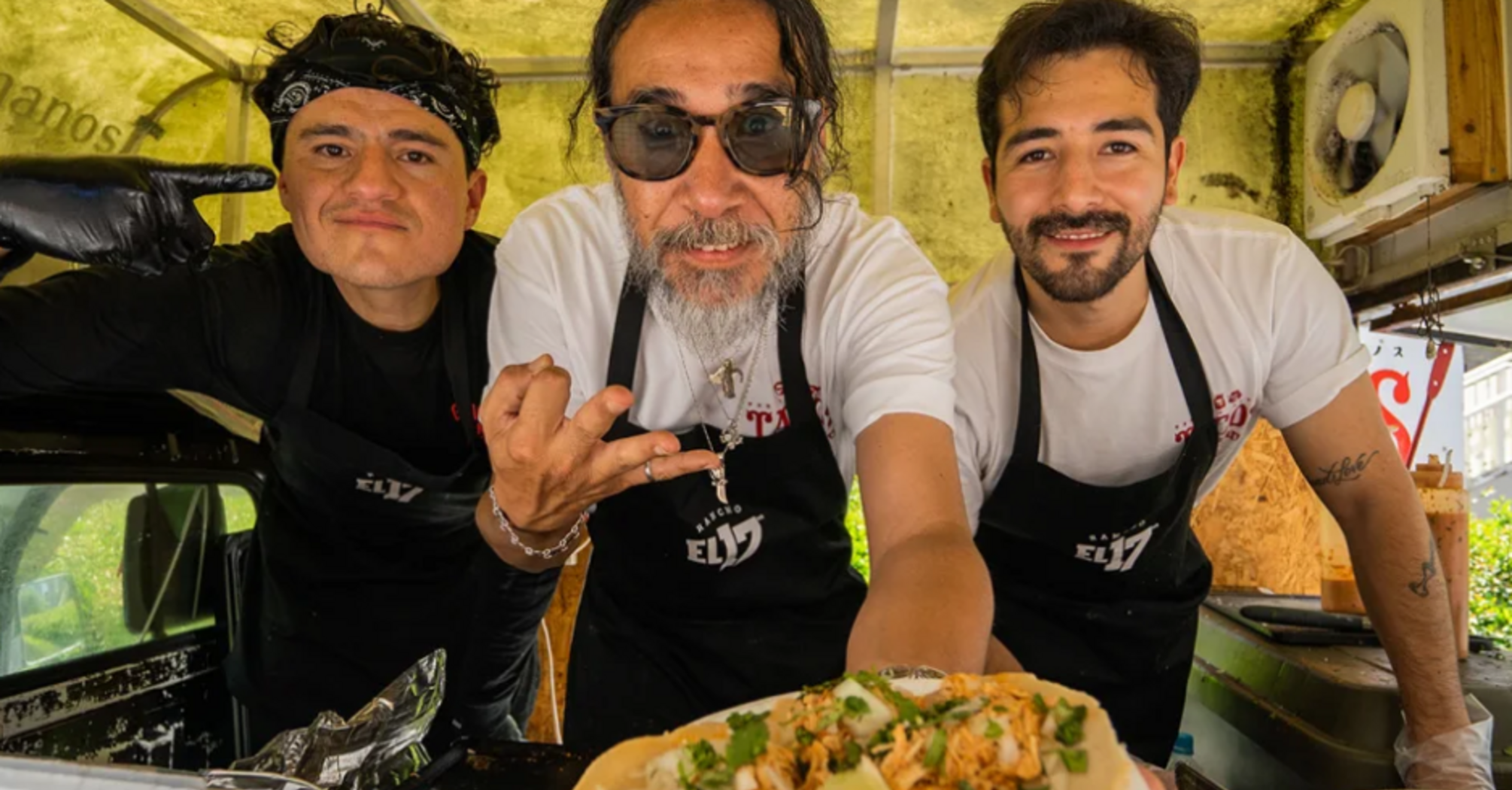 Japanese man learns to cook real Mexican tacos