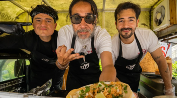 Japanese man learns to cook real Mexican tacos