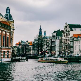 Cruise ships are banned from stopping in the center of Amsterdam: the city has become a victim of its own popularity 