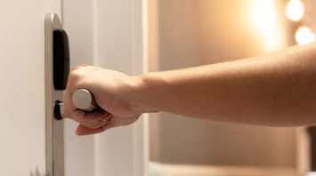 Don't leave the room until you've hidden your valuables: the best hiding places for money and jewellery in the hotel