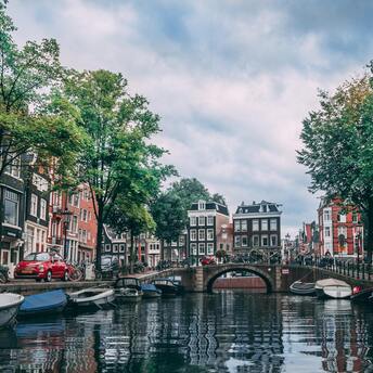 Top things to do in Amsterdam: all secrets of bright leisure