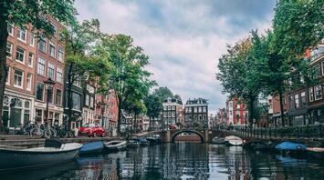 Top things to do in Amsterdam: all secrets of bright leisure