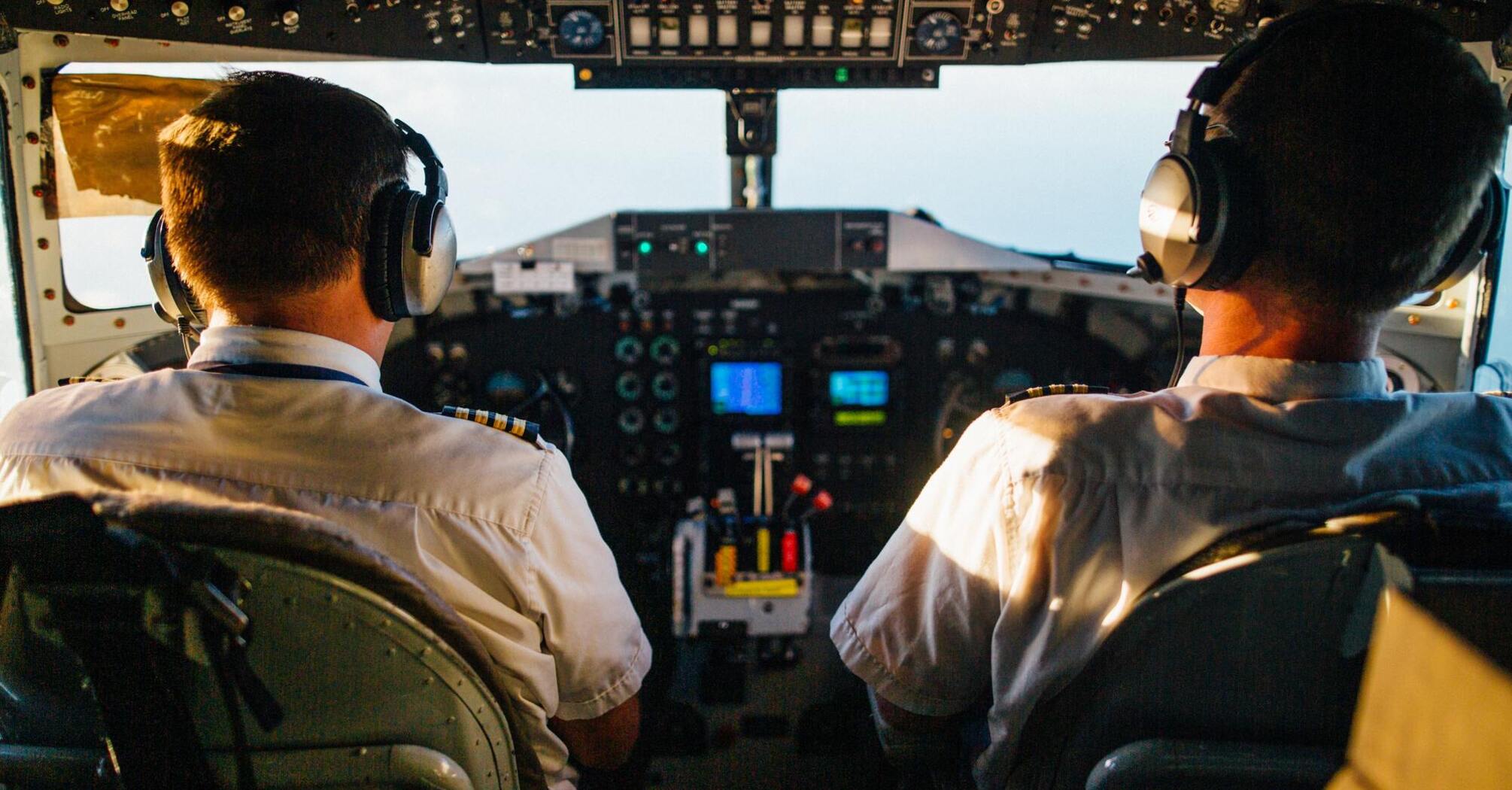 Boeing predicts that airlines will hire 649,000 pilots: timeline