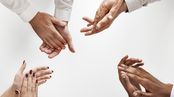 Why pilots can be offended by passengers' applause after landing: an expert gives an answer