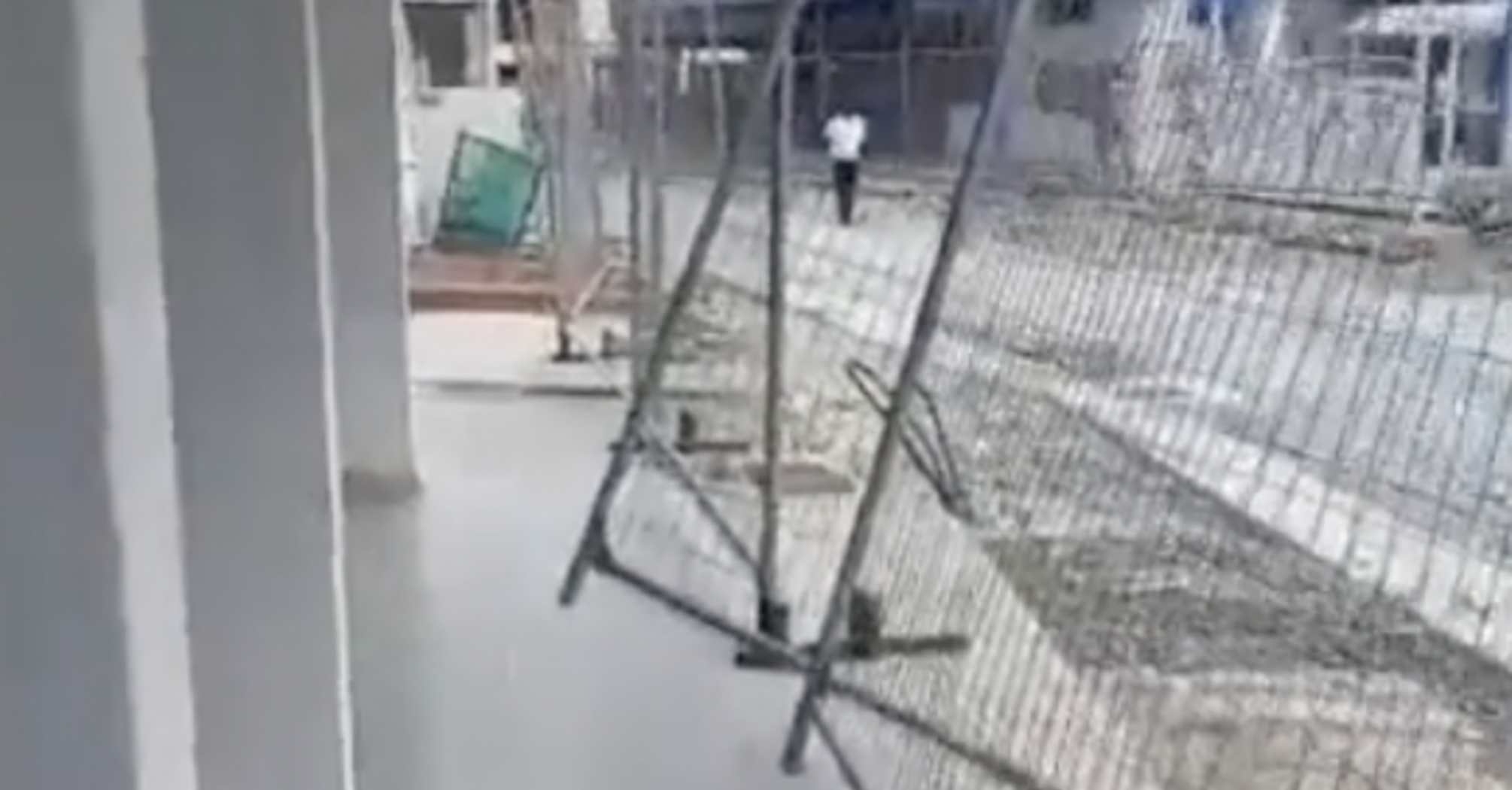 A tourist arrived on a dream vacation in Cyprus and saw a construction site instead of a resort. Video.