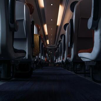 A passenger showed a clever trick to get rid of neighbors on an airplane