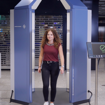 The world's first walk-through passenger scanner tested at Frankfurt Airport 