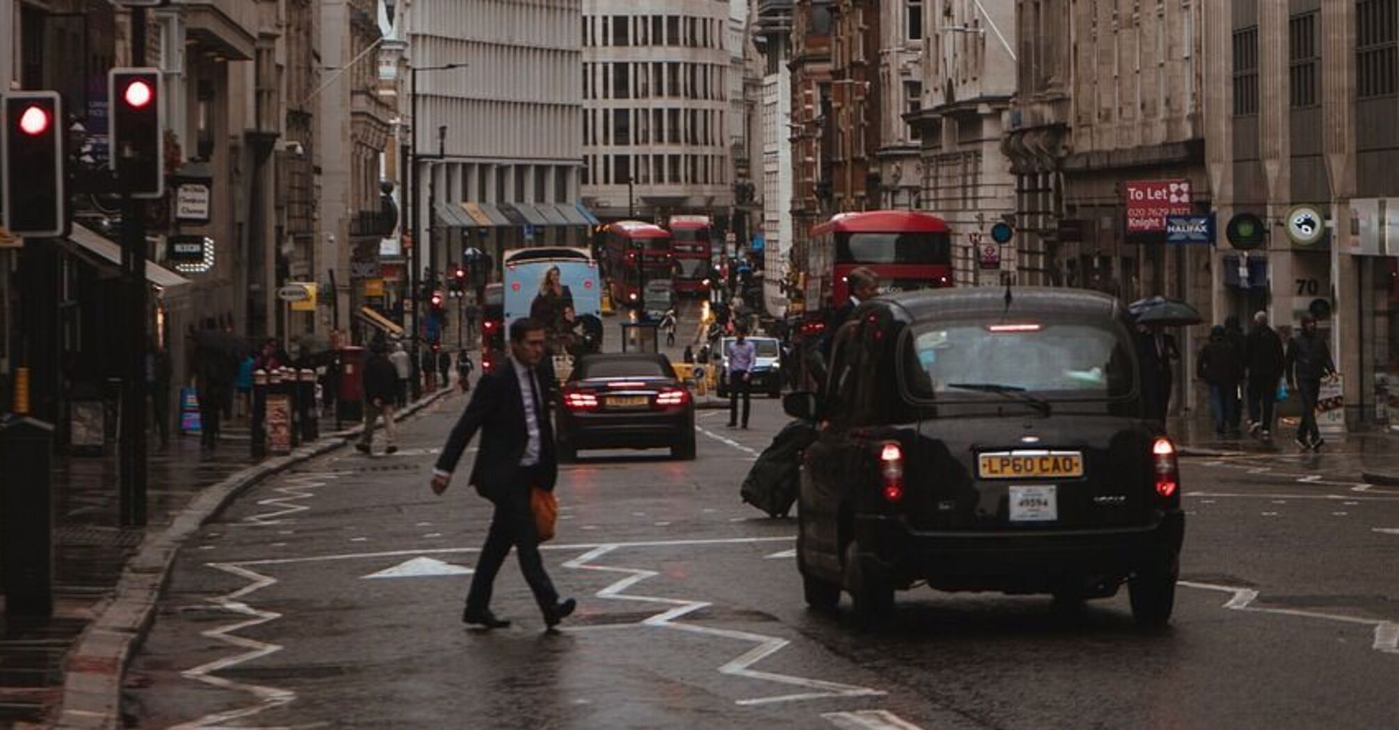 London has been recognized as the slowest city in the world for the second consecutive year: where else cars move slowly