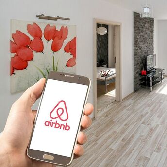 When you arrive at an Airbnb, do these 6 things to stay safe
