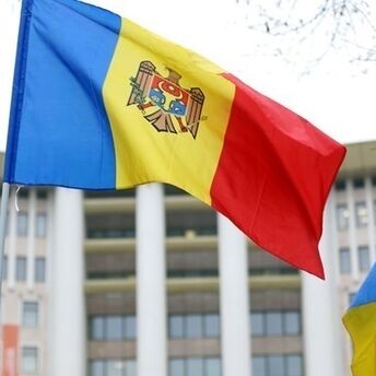 Russians rush to obtain Moldovan citizenship en masse
