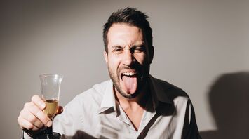 Not to open the door naked: 7 commandments of good behavior in hotels