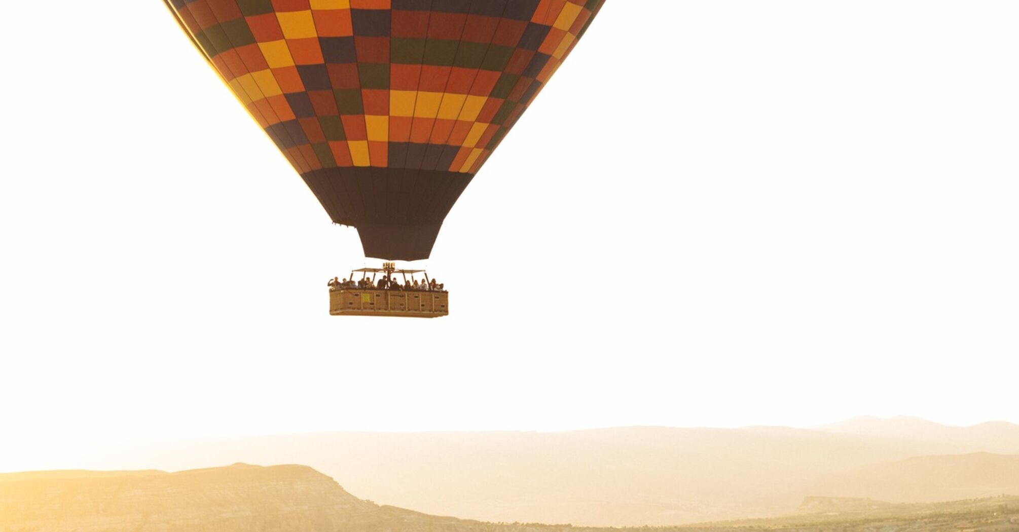 In Arizona, a hot air balloon crashed: 4 people died, 1 is in critical condition