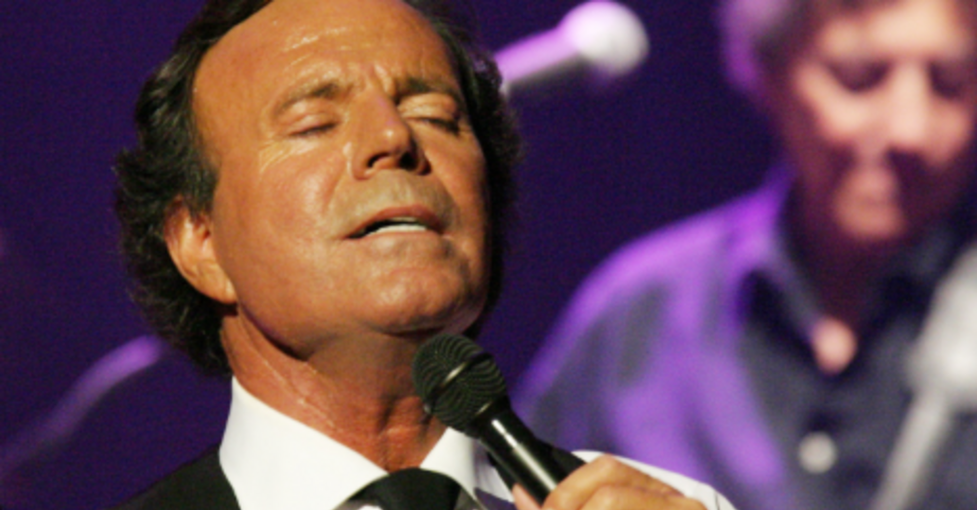 Julio Iglesias was detained at the Dominican airport