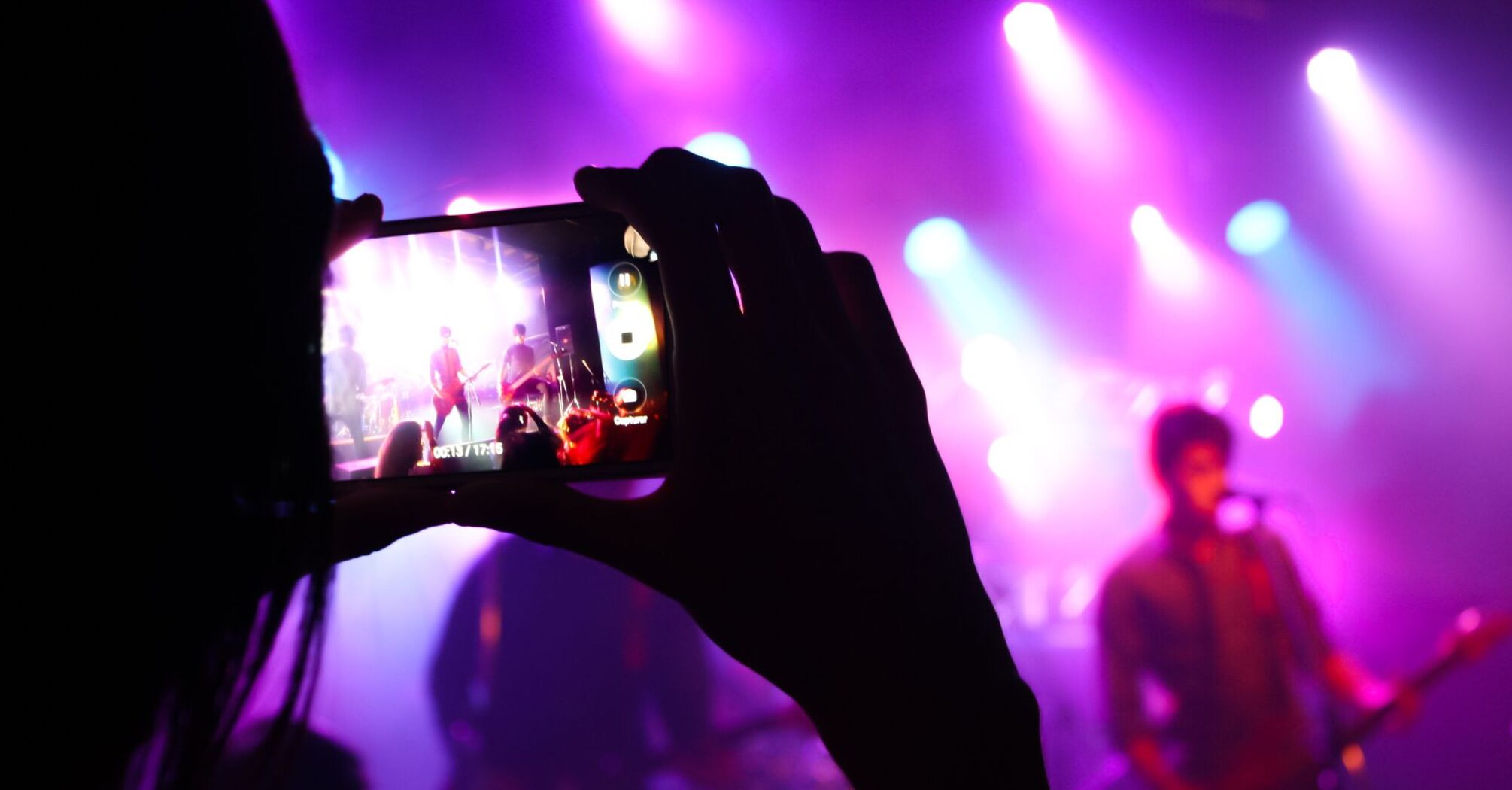 Mobile filming of a live concert