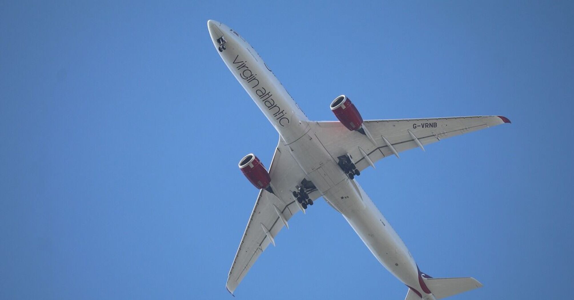 A passenger discovered a malfunction on the wing of a Virgin Atlantic plane: the flight was canceled for additional technical checks