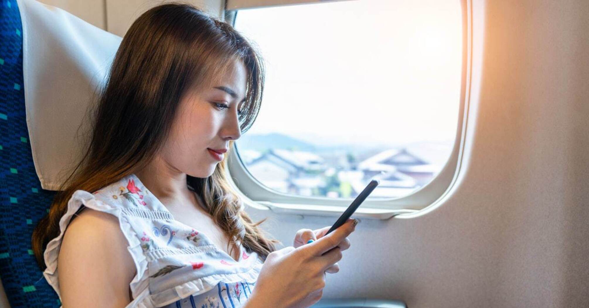 Airplane mode: Why you should turn off your phone during a flight