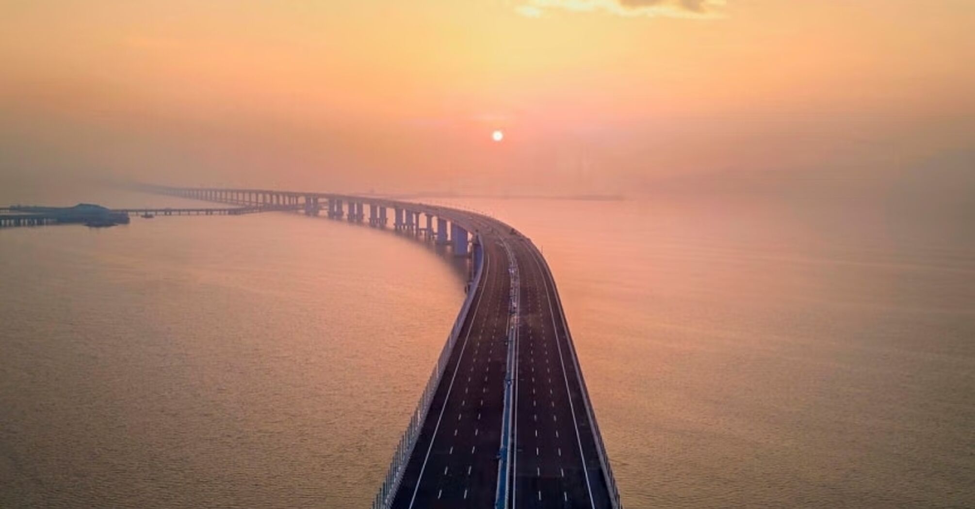 India opens the country's longest sea bridge