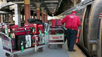 Lifehack on Amtrak routes: free luggage assistance that few people know about