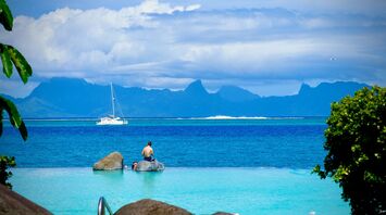 Yacht stop at Tahiti