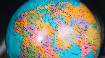 Countries with the maximum number of common borders