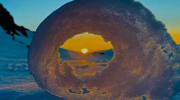 "Snow doughnuts": Ukrainian polar explorers share photos of a rare phenomenon