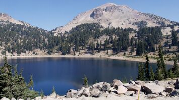 Lassen Volcanic National Park: why it is called an alternative to Yellowstone