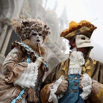 The magic of the Venice Carnival: ice dancing, theater and museum discoveries