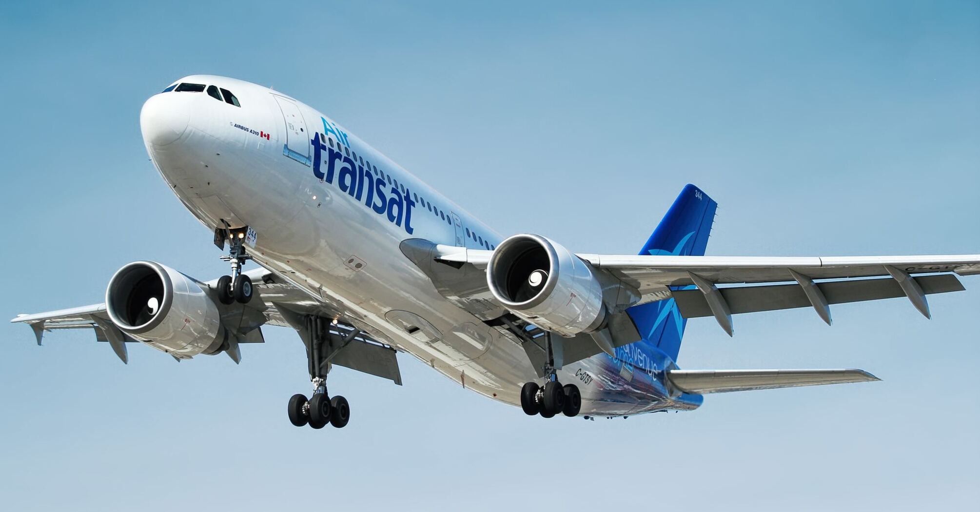 Air Transat plane