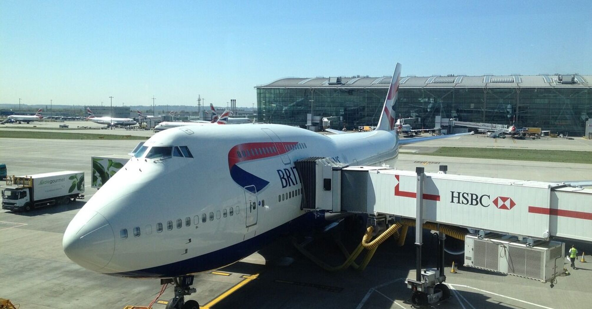 British Airways steward dies at Heathrow Airport before takeoff. Details