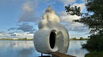 Stops around the world where you can stay overnight for free. Barter or artist and writer program housing