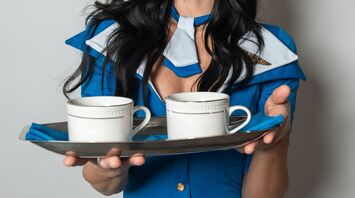 Flight attendant reveals how passengers are misled by serving "alcoholic" cocktails and coffee