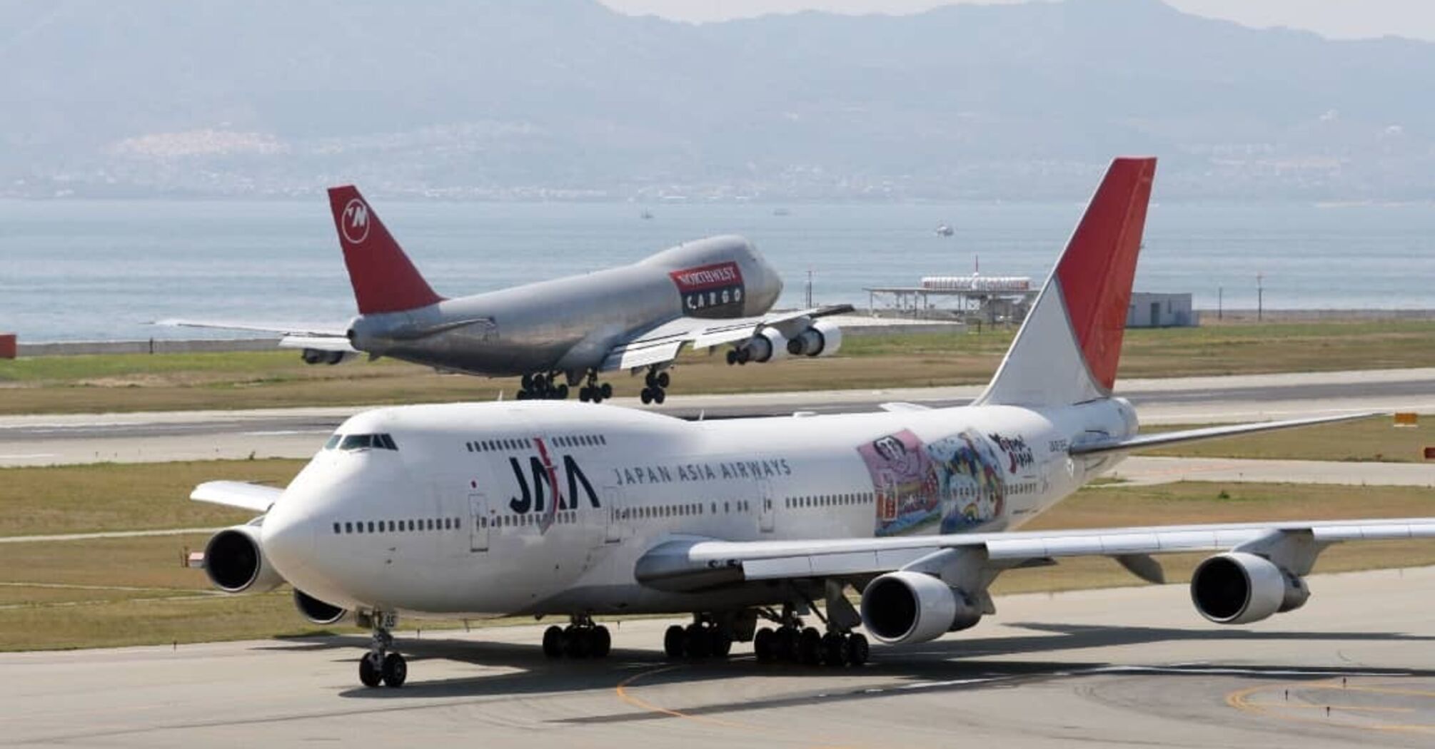 Kansai International Airport in Japan goes under water: what is happening