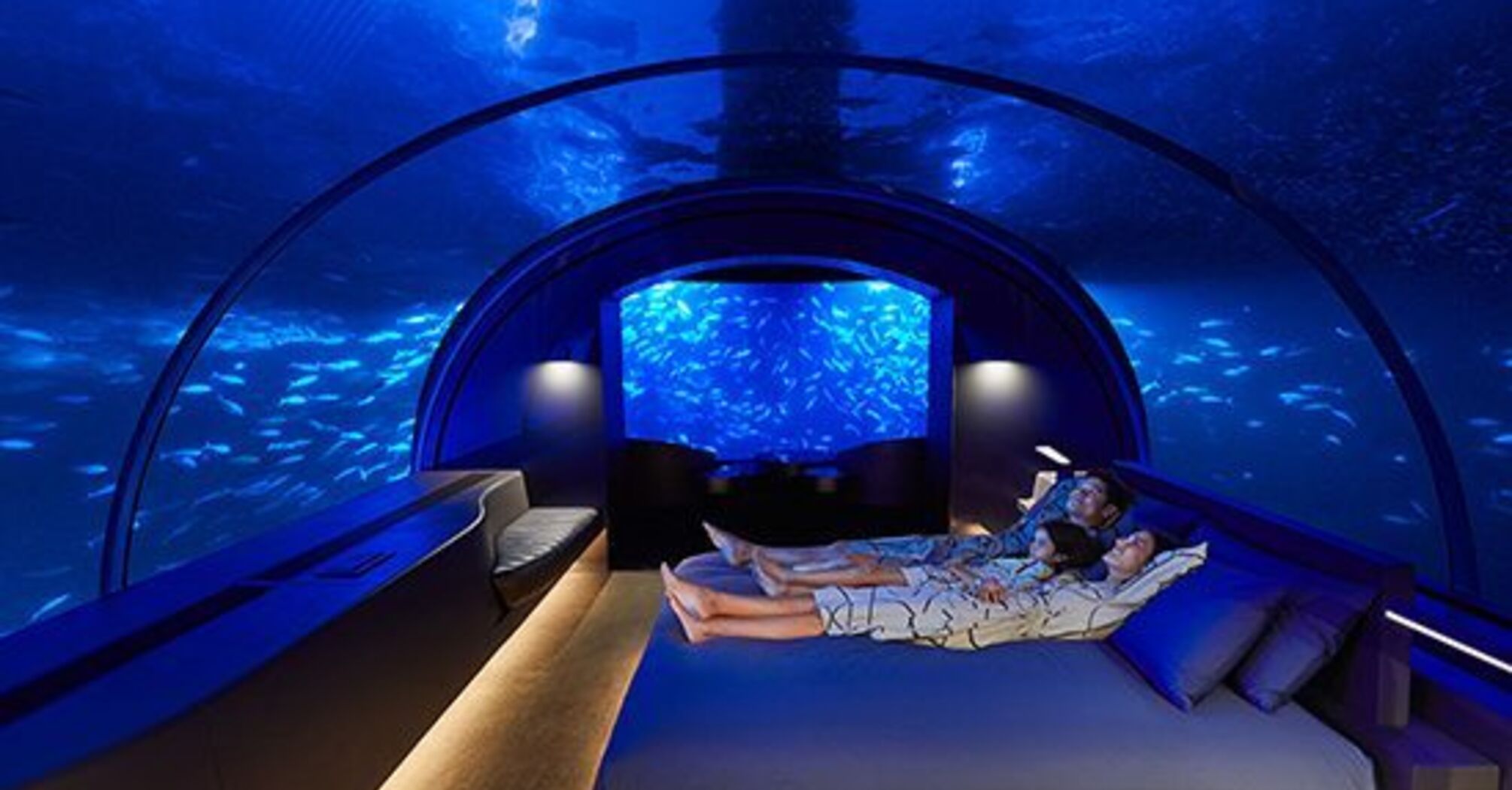Best "underwater" hotels: 7 rooms with bedrooms at a depth of several ...