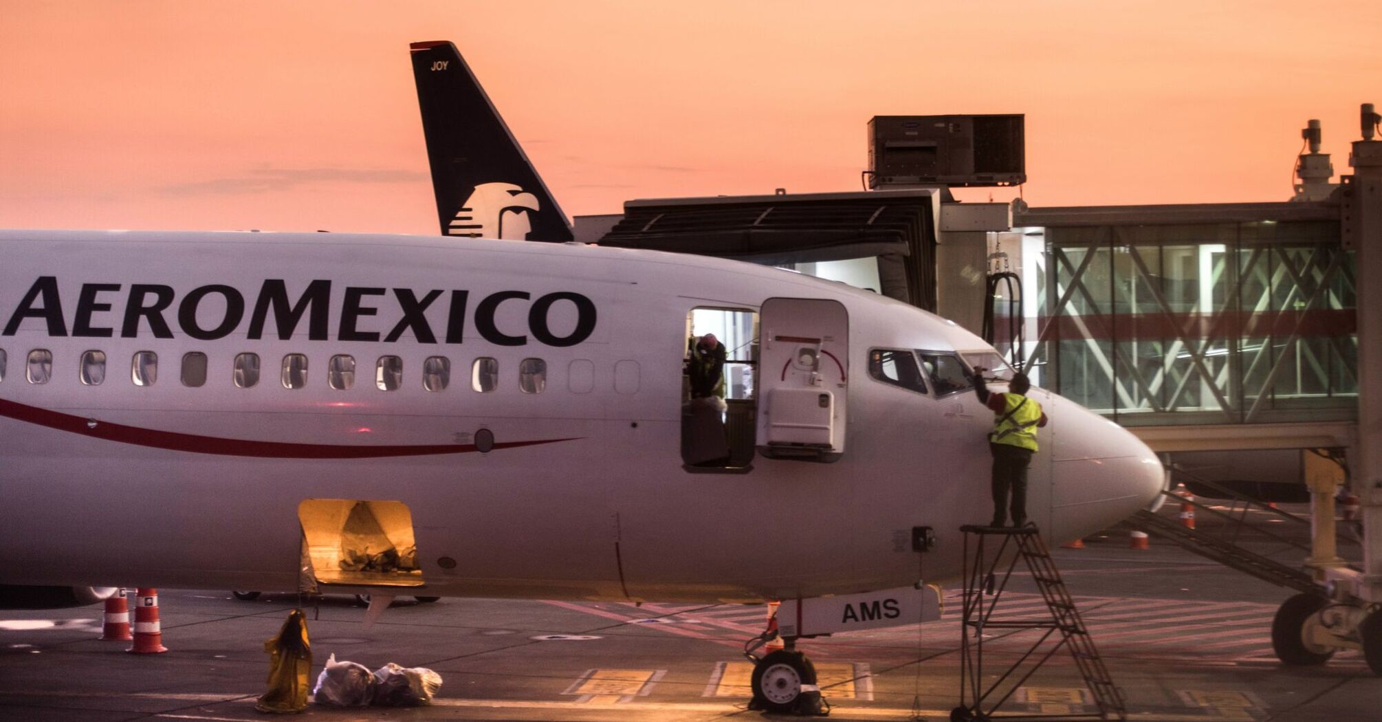 Aeropuerto Internacional de la Ciudad de México (MEX), Avenida Capitán Carlos León, Peñón d