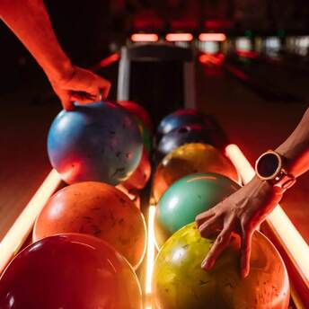 Best Places for Bowling in Los Angeles: A Guide to Fun Activities