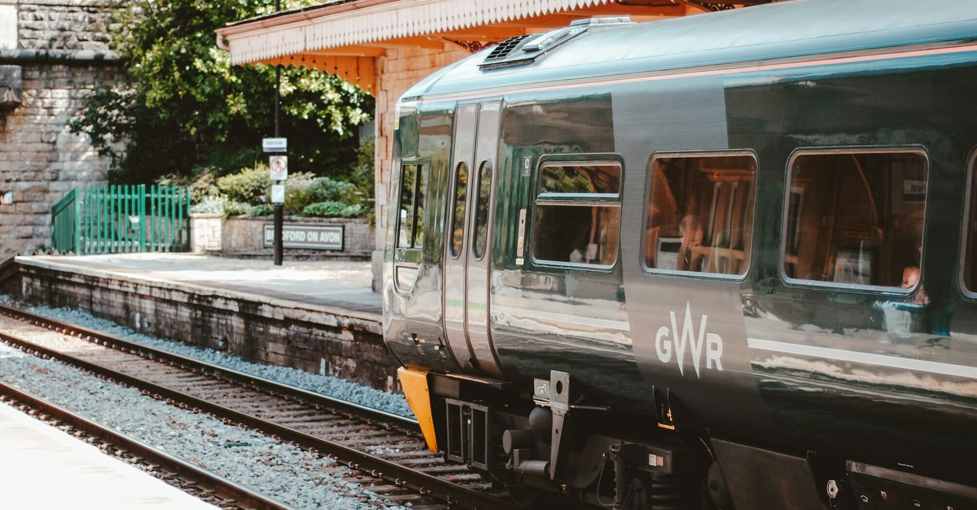 A Great Western Railway (GWR) train stopped at Bradford on Avon station