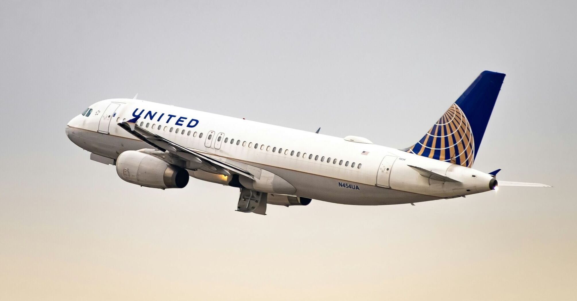 United A320 departing to Houston