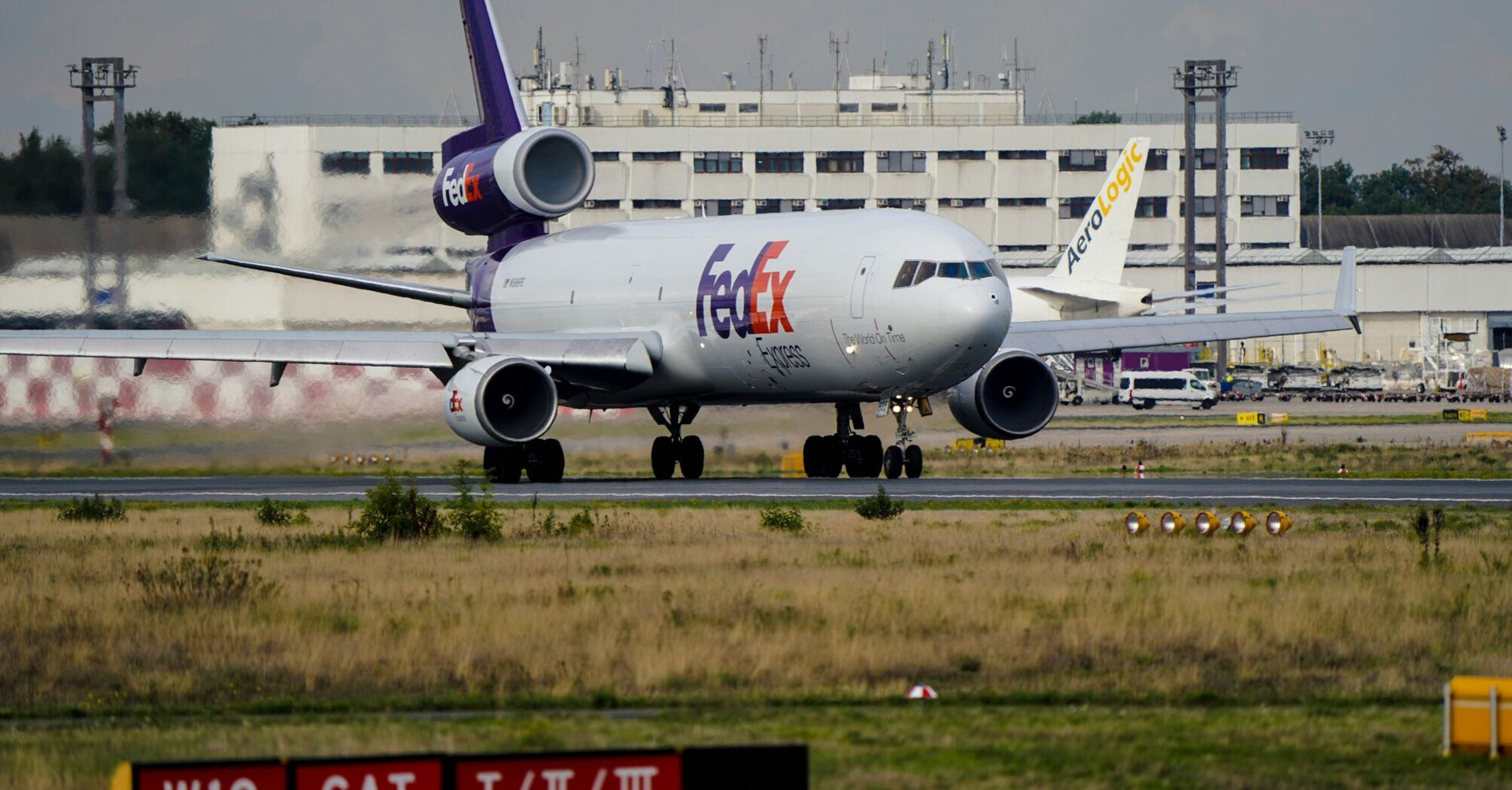 FedEx McDonnell Douglas MD-11F from Frankfurt to Paris during takeoff.