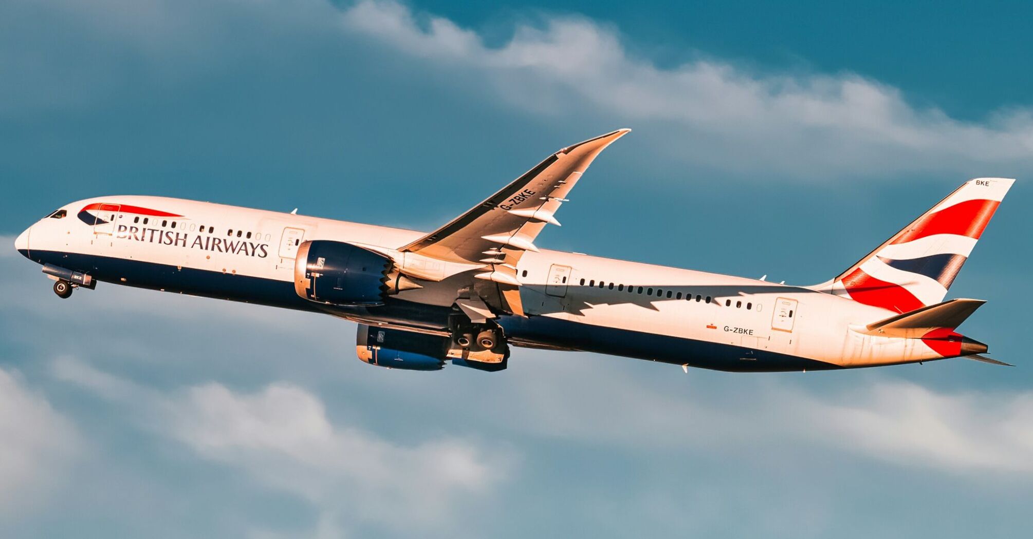 British Airways A380 Dumps Fuel Over English Channel, Returns to