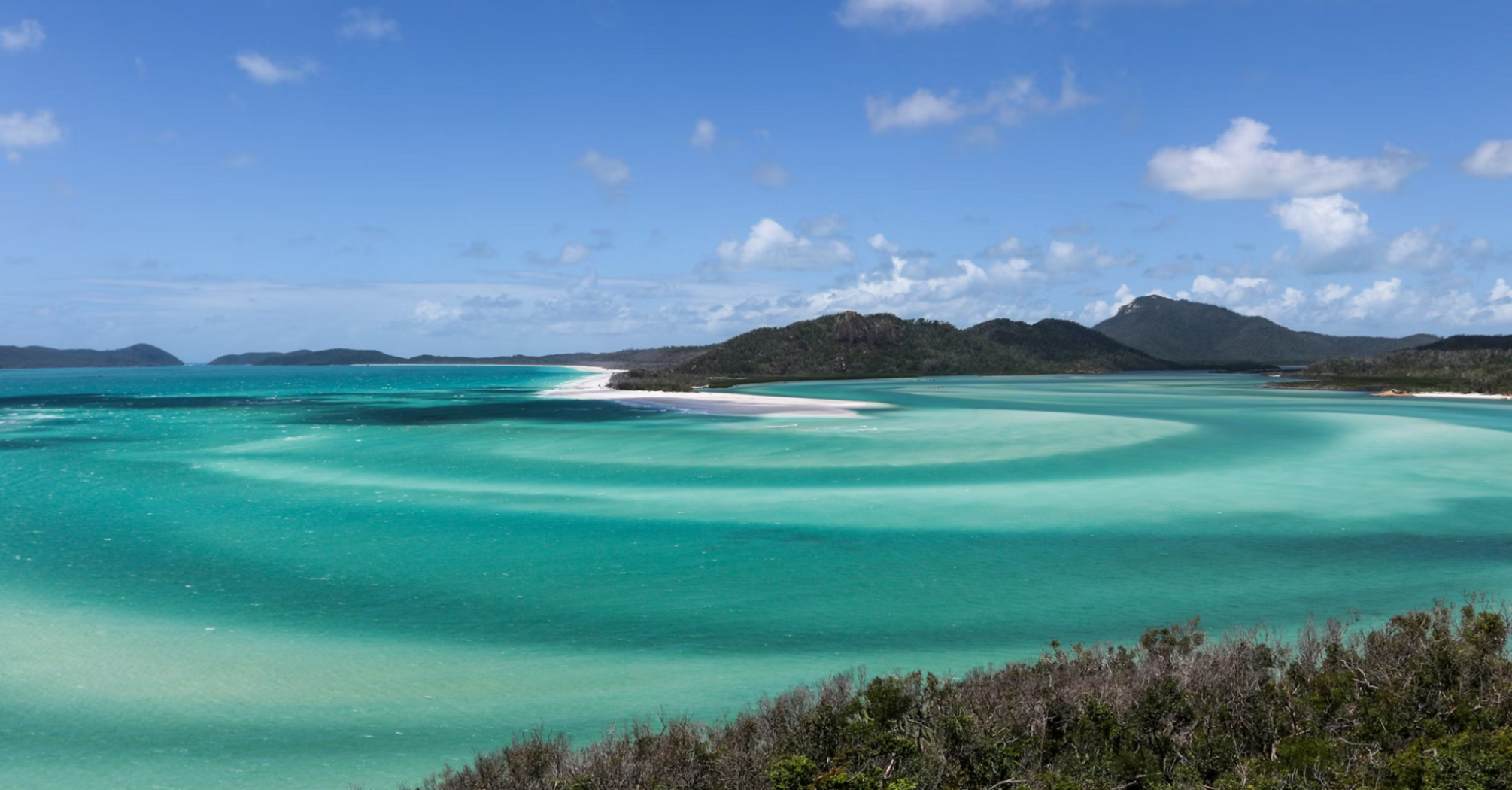 Crystal clear turquoise waters of Whitsundays