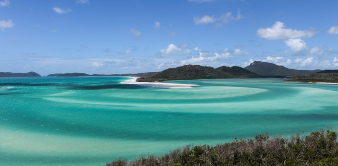 Crystal clear turquoise waters of Whitsundays