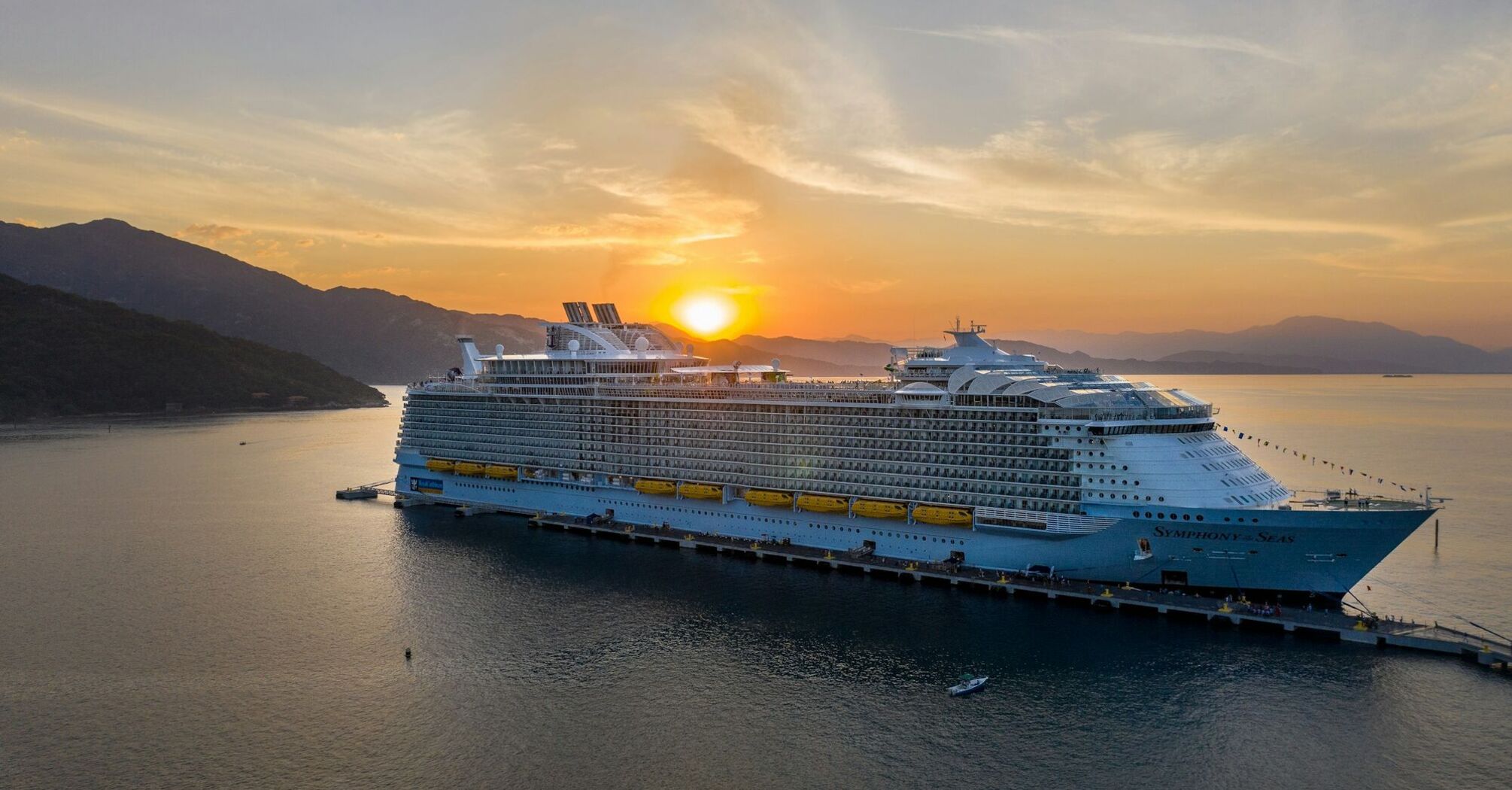 Royal Caribbean cruise ship in the bay