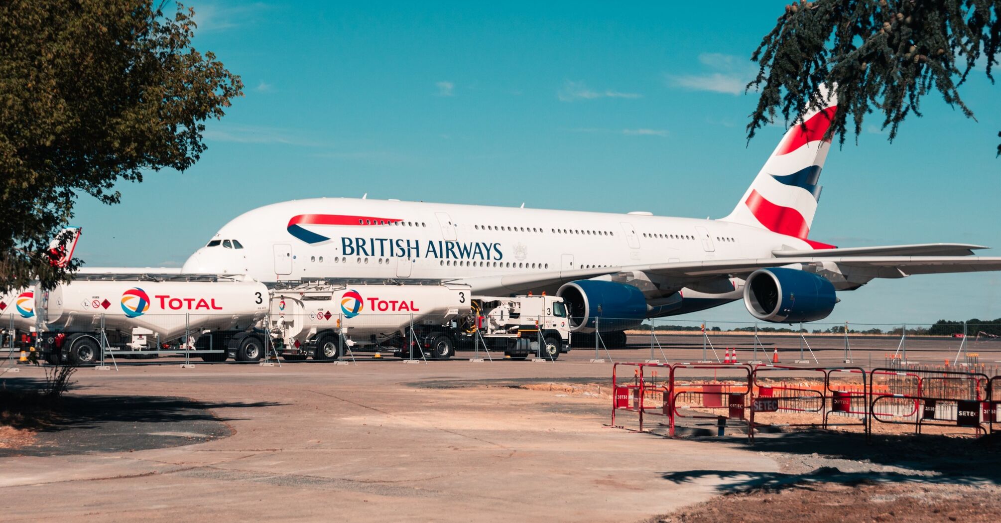 The British Airways plane was unable to take off on time from Italy due to incorrect seat cushions