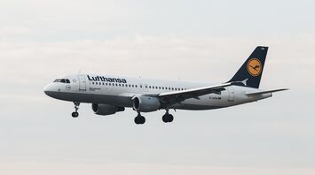 The Lufthansa plane returned to the airport due to the tragic death of a passenger who lost "liters of blood