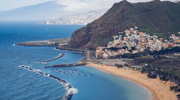 Canary Islands: why paradise for tourists becomes unbearable for locals