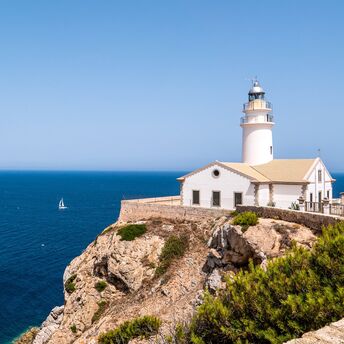 Top 11 hotels in Seville: non-stop relaxation with tempting touches