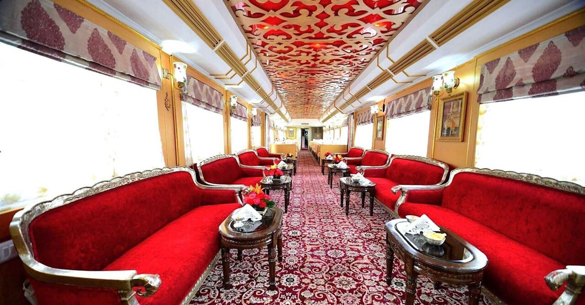 Visit the religious sites of the "Palace on Wheels"