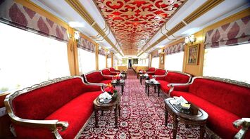 Visit the religious sites of the "Palace on Wheels"