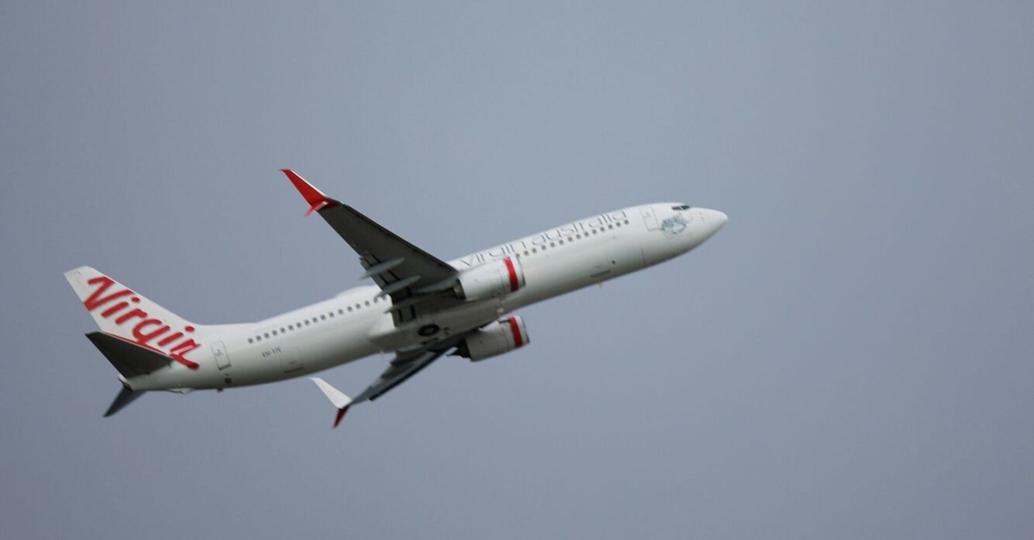 Virgin Australia 737 taking off from Gold Coast Airport